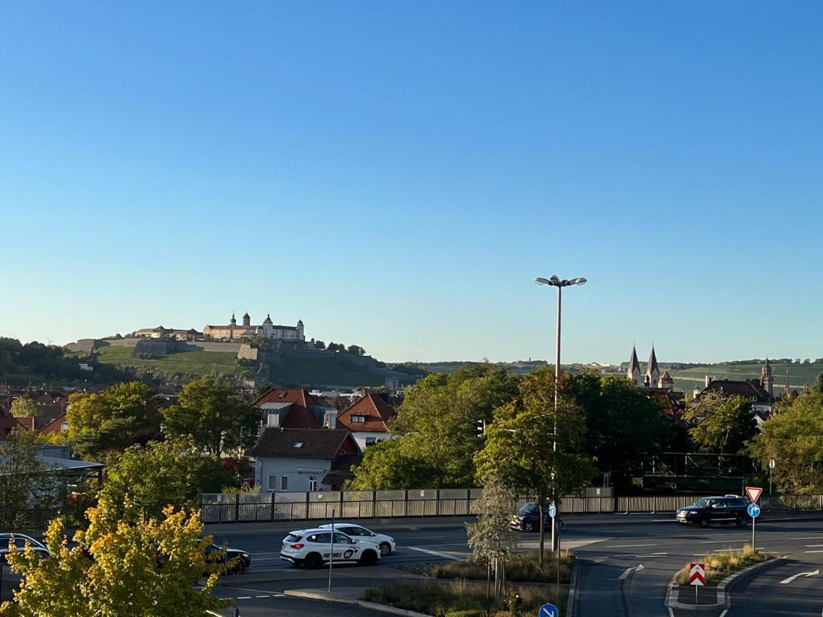 Schoenes Apartment Mit Festungsblick - Free Parking - Wurtzbourg Extérieur photo
