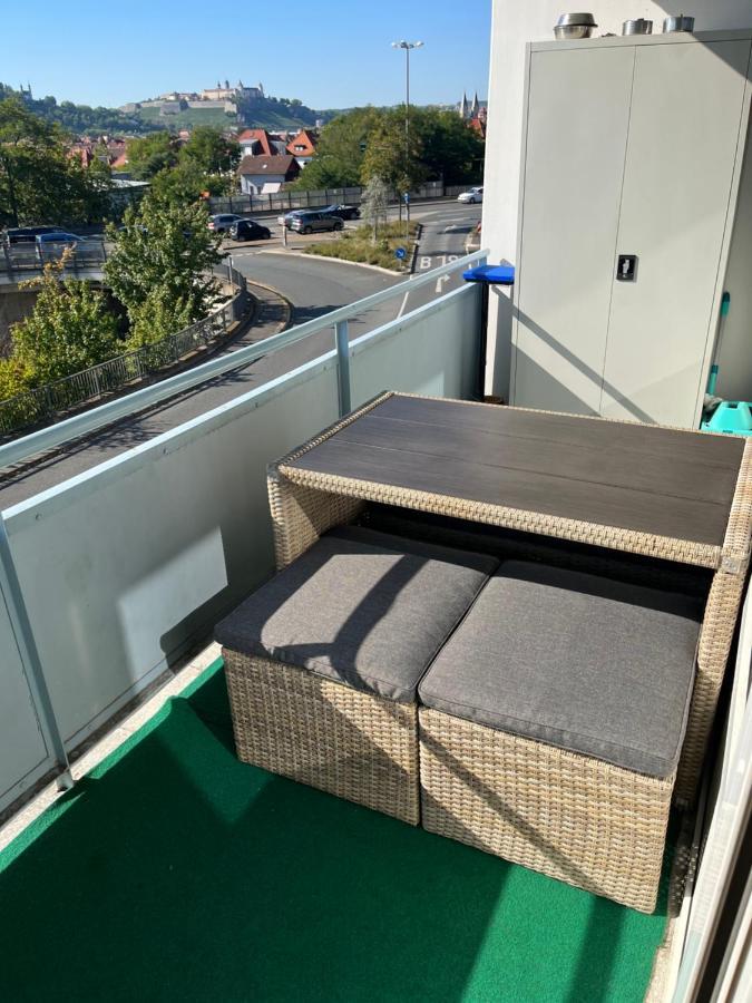 Schoenes Apartment Mit Festungsblick - Free Parking - Wurtzbourg Extérieur photo